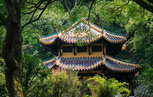 Days 1-2: Fly overnight to Changsha