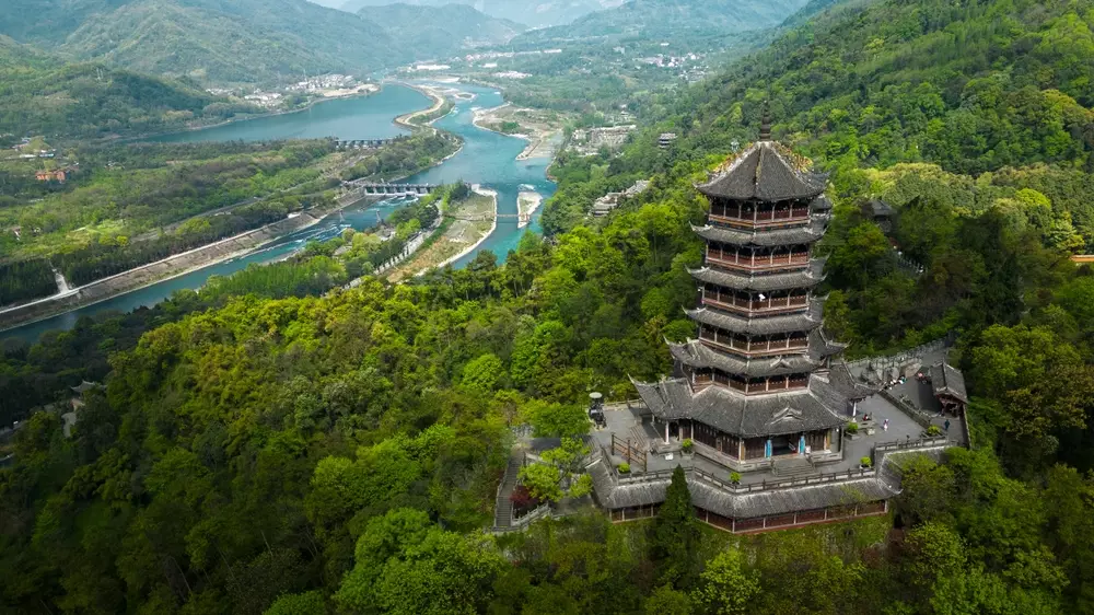 <p>
	Witness the ancient marvel of Dujiangyan, an ingenious irrigation system that has sustained Chengdu&rsquo;s fertile plains for over two millennia.</p>
