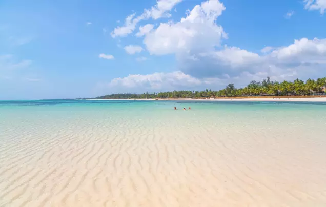 Days 4-5: Diani Beach