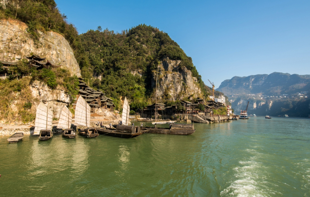 Days 11-13: Yangtze River Cruise